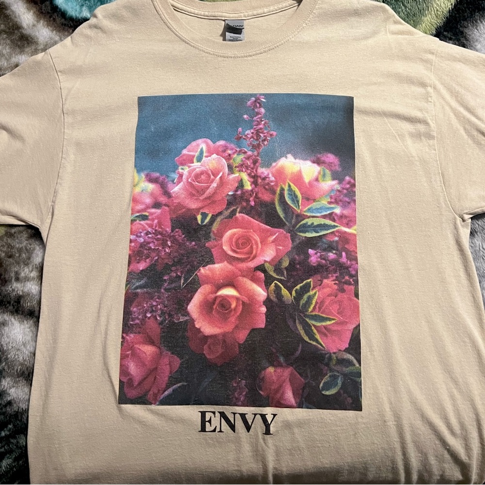 Gildan shirt.